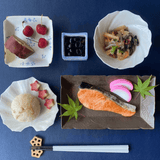 作家 前田麻美 染付小花紋 隅入角皿