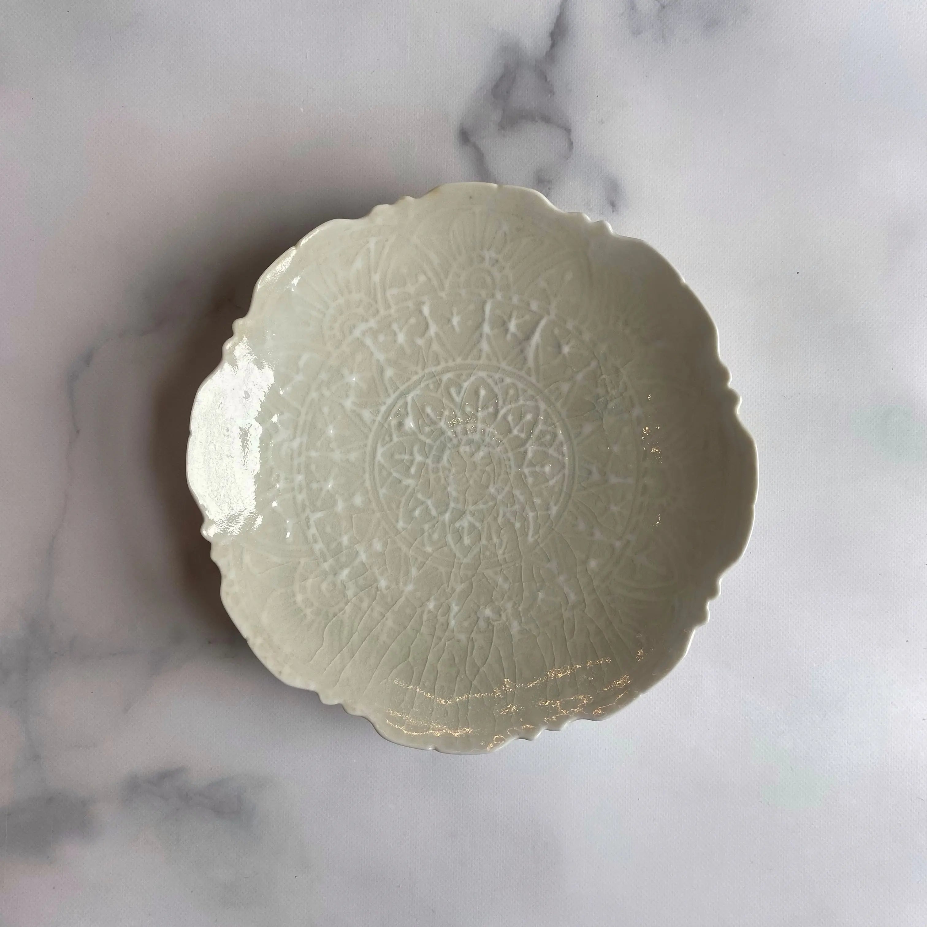 古美術品◼️蔵から出て来た、白い釉薬が美しい超特大サイズのお皿、花道具、茶道具 古美術品◼️蔵から出て来た、白い釉薬が美しい超特大