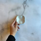 作家 藤原志鈴香 まるスクエアプレートS 白