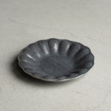 Small ring flower deep plate, gray glaze | Furuya Seitosho (Shigaraki ware, pottery)