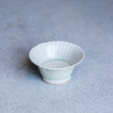 作家 前田麻美 灰青釉 輪花高台鉢