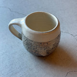 Egg mug (mug cup) with rough horizontal engraving on the rim | Furuya Pottery (Shigaraki ware pottery)