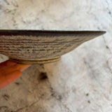 しのぎ リム皿 大 白|作家 山本雅則(信楽焼)