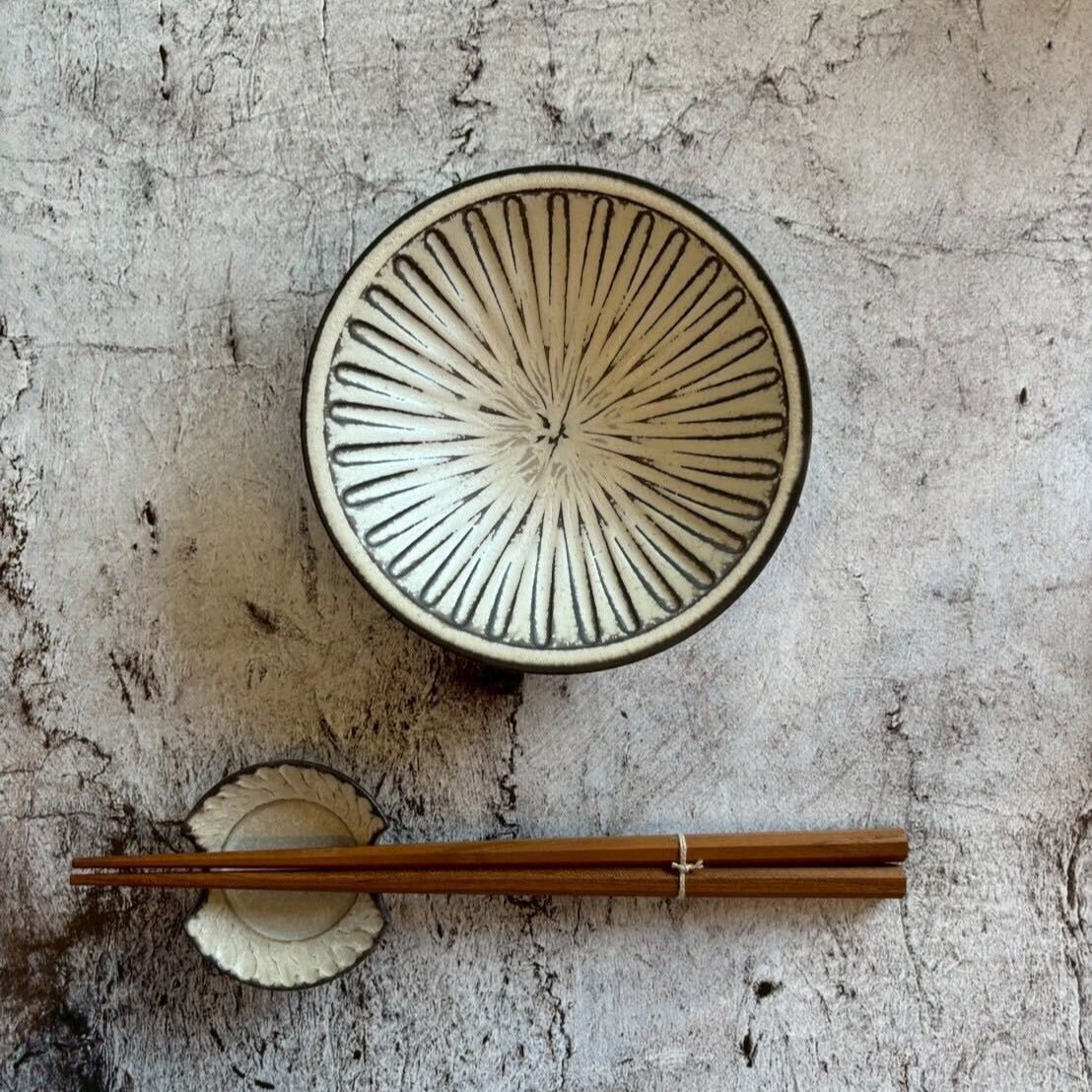 花しのぎ 皿 小 白｜作家 山本雅則（信楽焼） – nokaze｜陶器、和食器