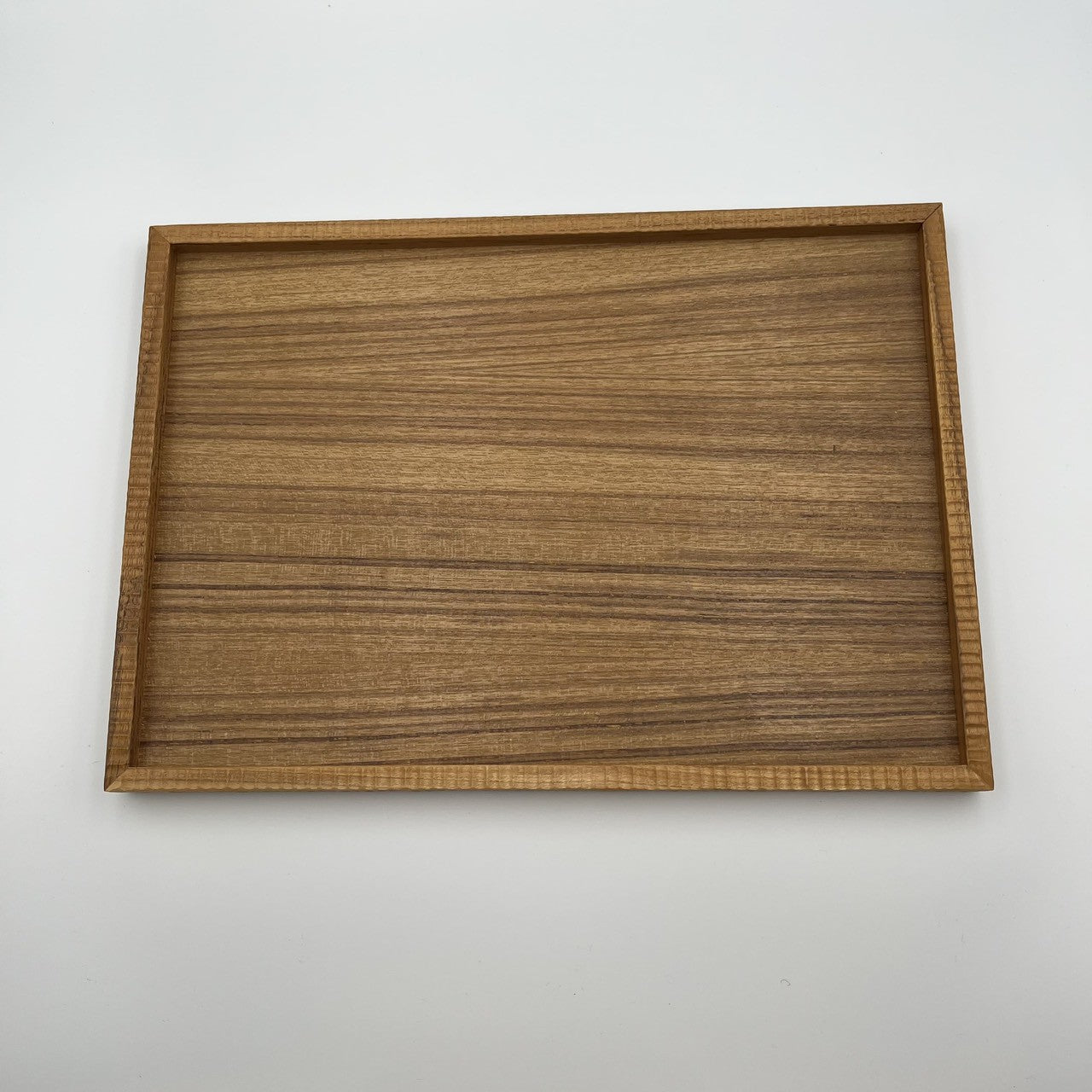 チーク材 スタックトレー L 鎬リム｜J. Furniture – nokaze｜陶器、和