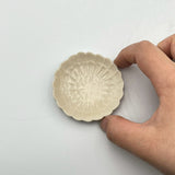 灰琥珀釉 菊 豆々皿【MA13】