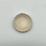 灰琥珀釉 菊 豆々皿【MA13】