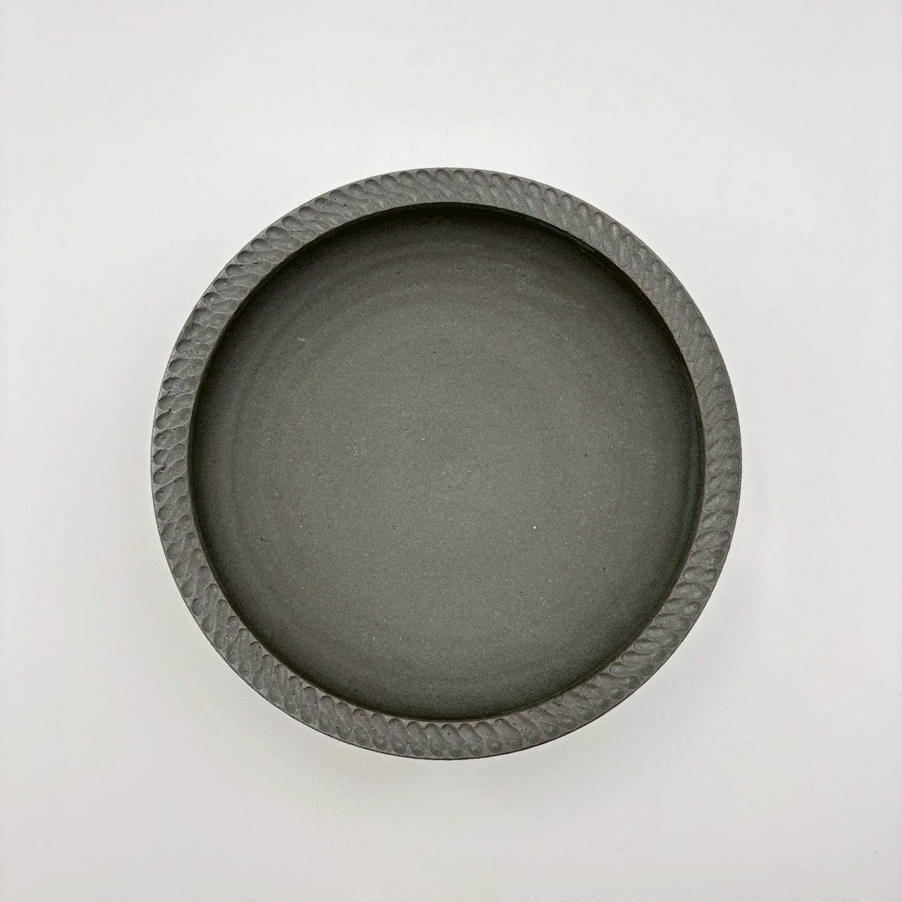 しのぎ カレー皿 黒｜作家 山本雅則（信楽焼） – nokaze｜陶器、和食器