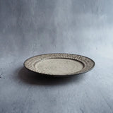 しのぎ リム平皿 6寸 白 - nokaze|陶器、和食器、うつわの通販