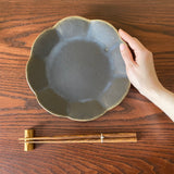 Ring flower plate, medium size, rust glaze | Furuya Seitosho (Shigaraki ware, pottery)