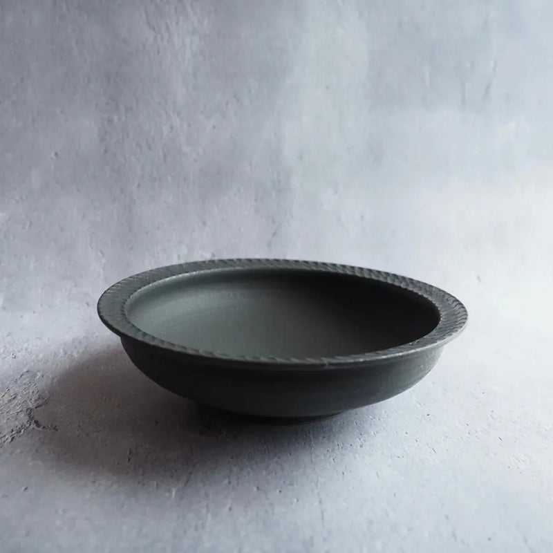 しのぎ カレー皿 黒 - nokaze｜陶器、和食器、うつわの通販