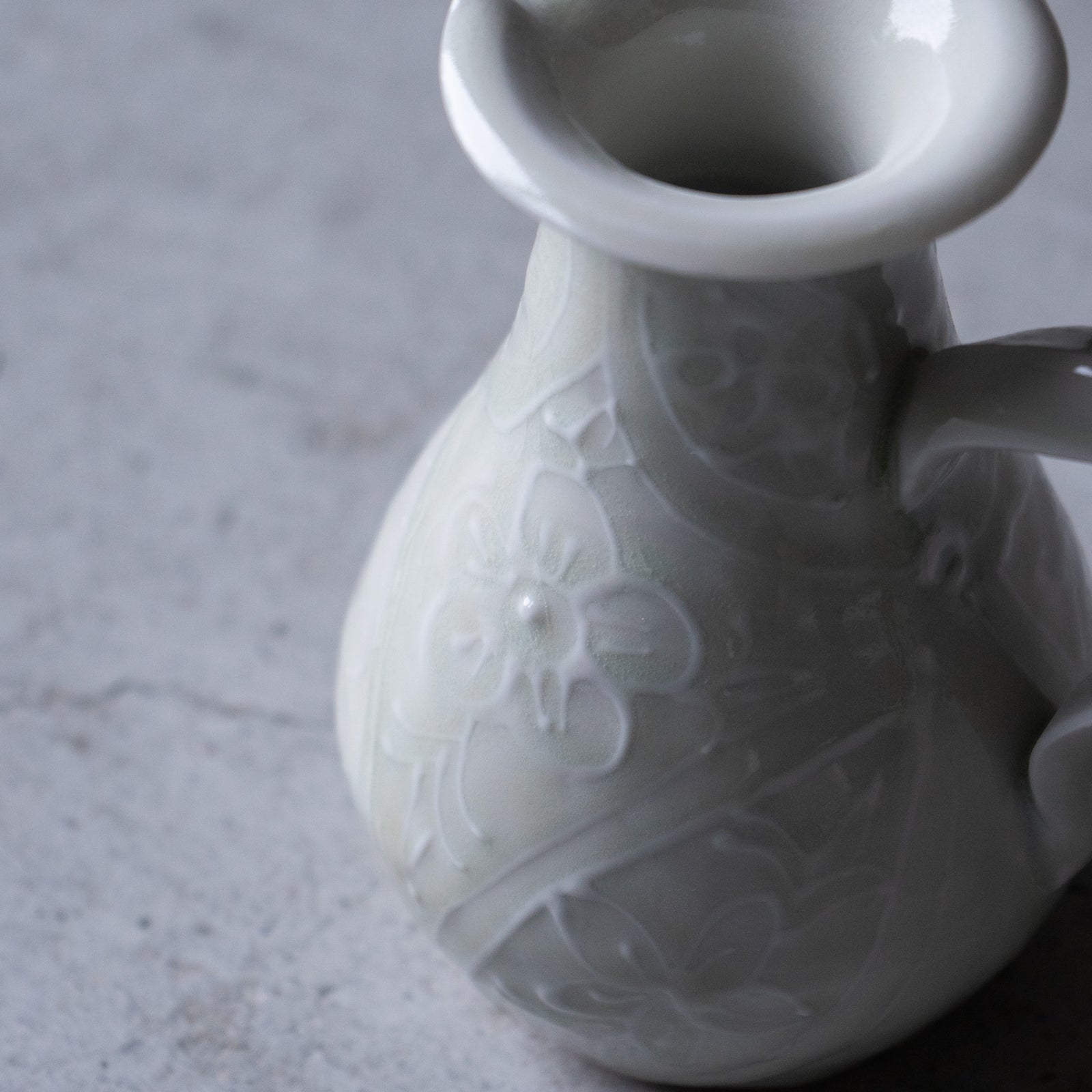 作家 前田麻美 灰青釉 花七宝 ピッチャー 小 – nokaze｜陶器、和食器