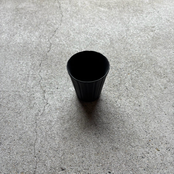 作家　飛松灯器　shave cup S / 猪口 / charcoal black【1】