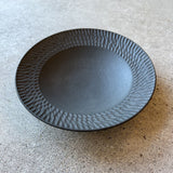 Shinogi Rim Plate, Large, Black [YM1-1]
