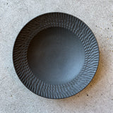 Shinogi Rim Plate, Large, Black [YM1-1]