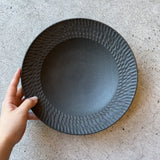 Shinogi Rim Plate, Large, Black [YM1-1]