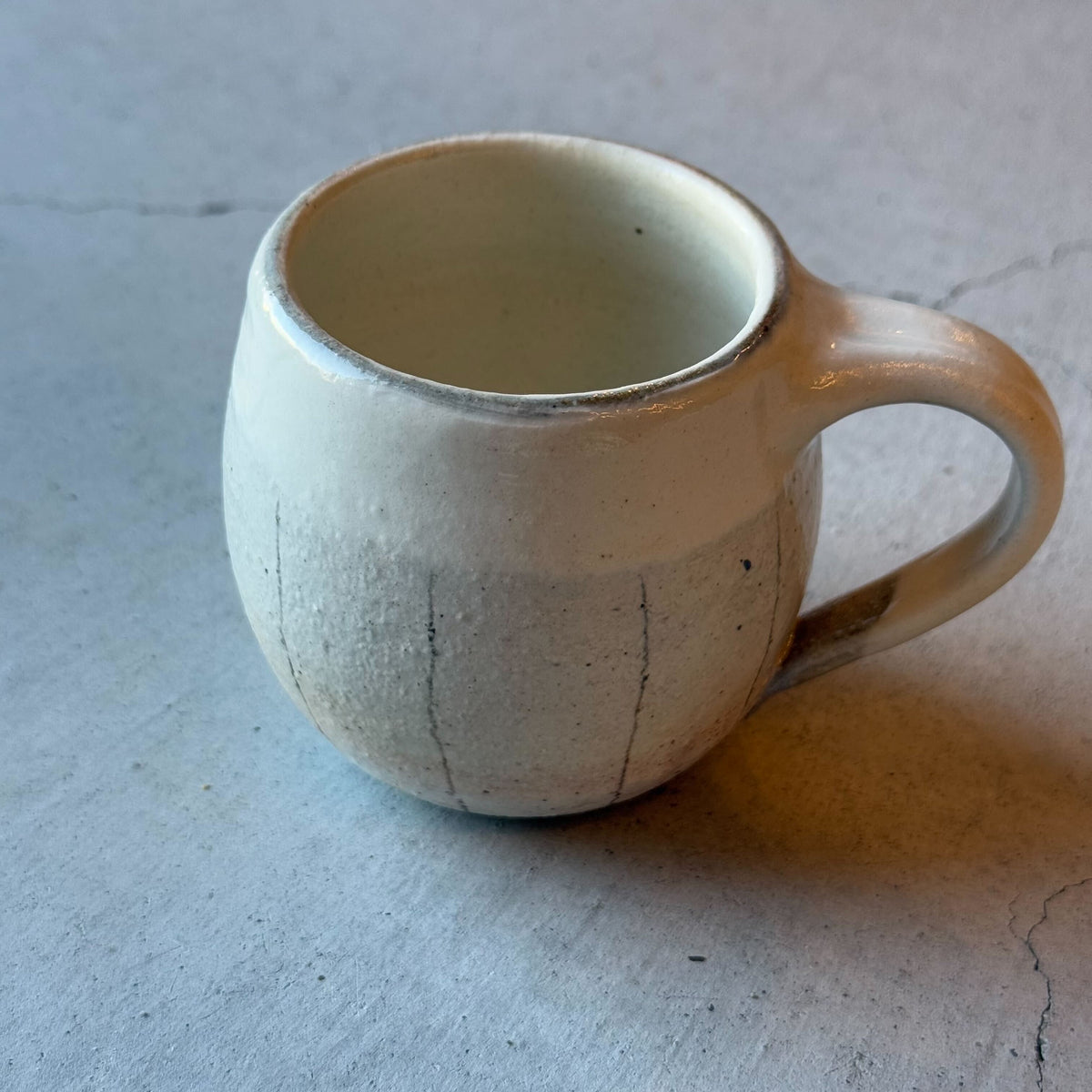 0648　湯呑み  陶器  コップ  詳細不明 0648 湯呑み 陶器 コップ 詳細不明 美術品・アンティーク