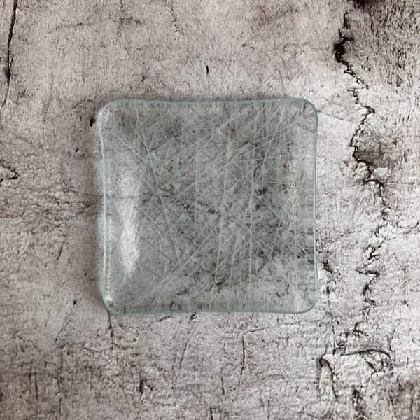 角皿 小 t つむぎ（ガラス）｜作家 サブロウ（滋賀）【SB19】 – nokaze