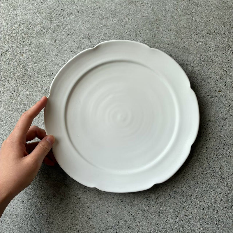 花型八寸切込皿 白｜作家 藤村佳澄 – nokaze｜陶器、和食器、うつわの通販