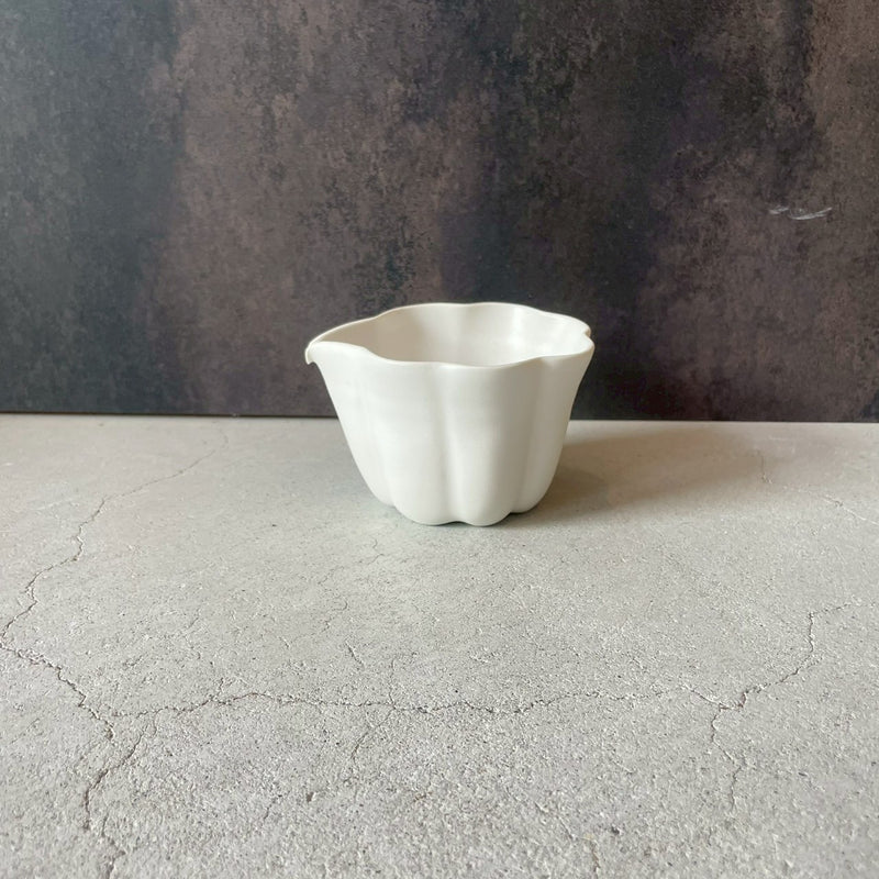 カヌレ茶器 茶海(片口)　白｜作家　藤村佳澄【FK39】