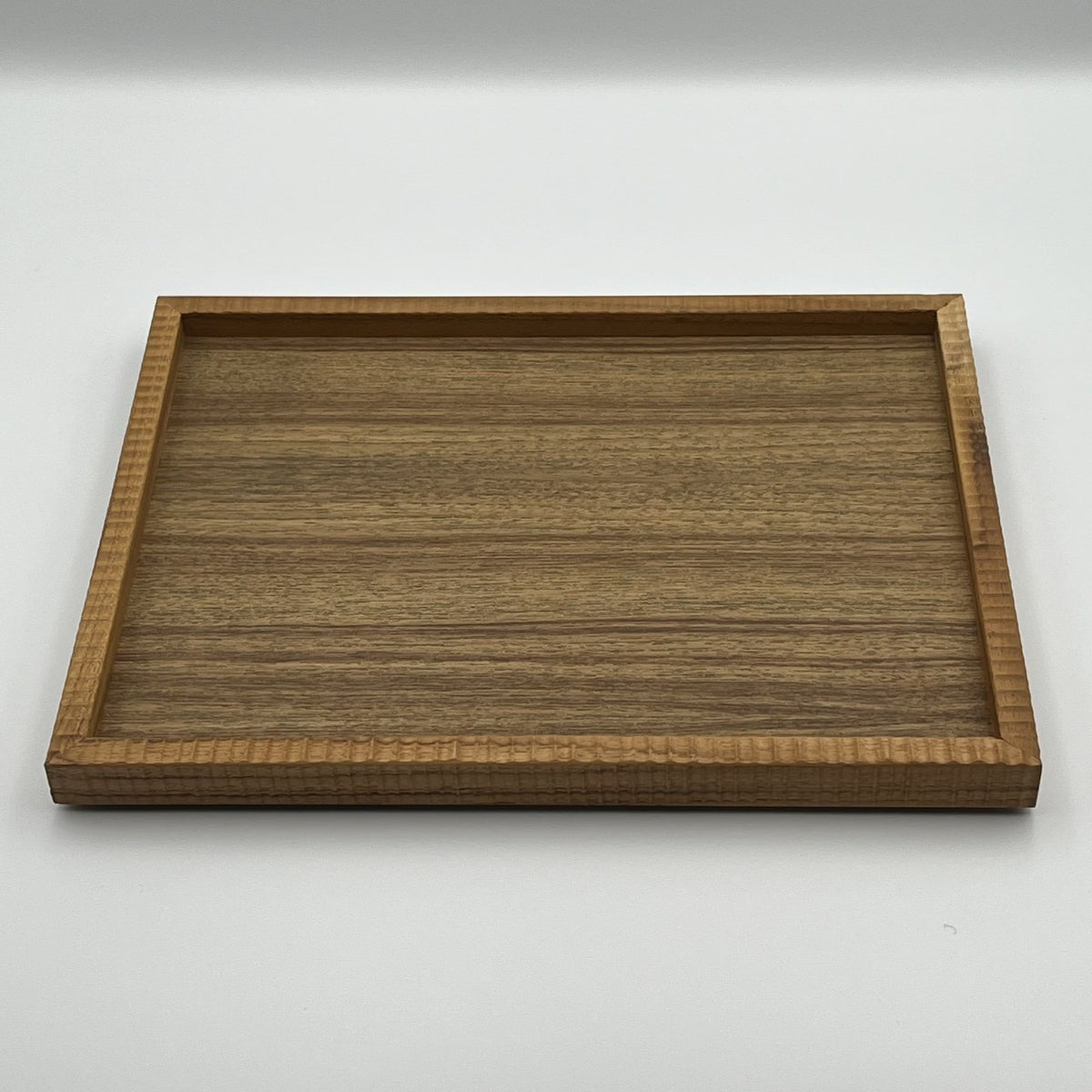 チーク材 スタックトレー M 鎬リム｜J. Furniture – nokaze｜陶器、和