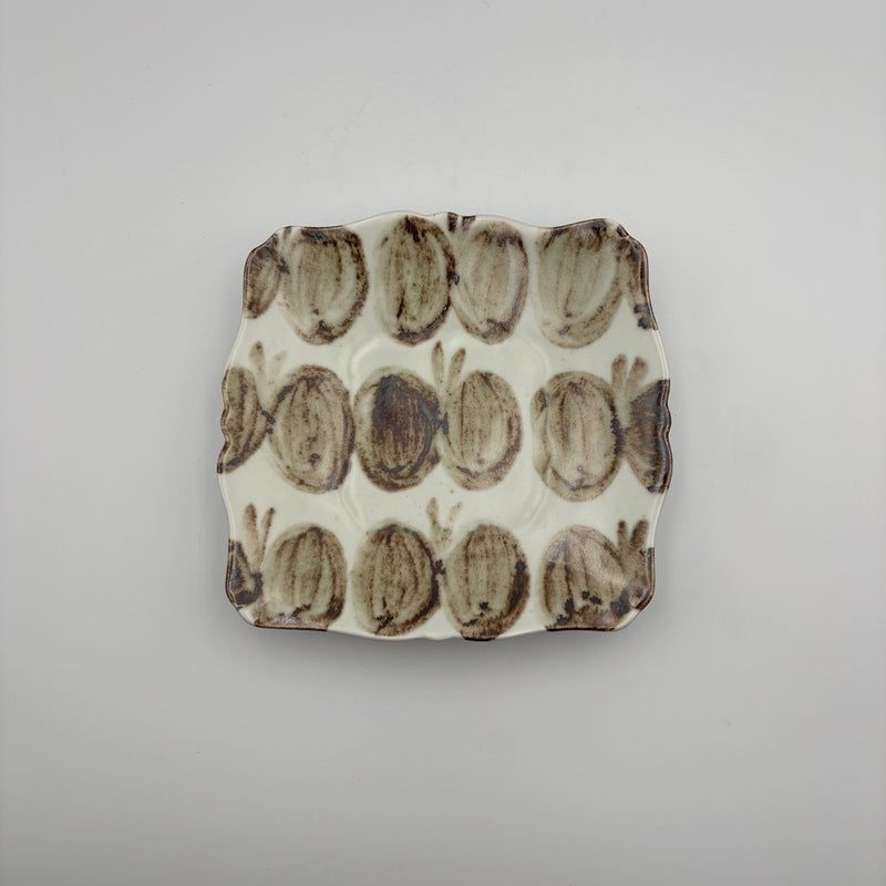 蝶ひらひらスクエア皿オークル｜水谷和音 – nokaze｜陶器、和食器