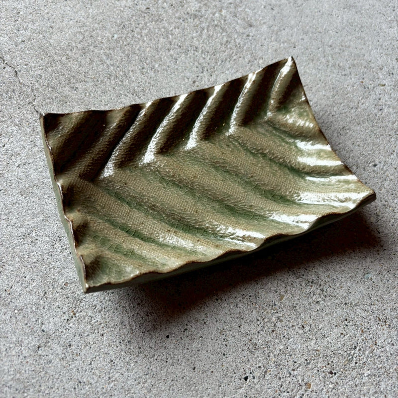 波紋菓子皿　樫灰釉【MD8】