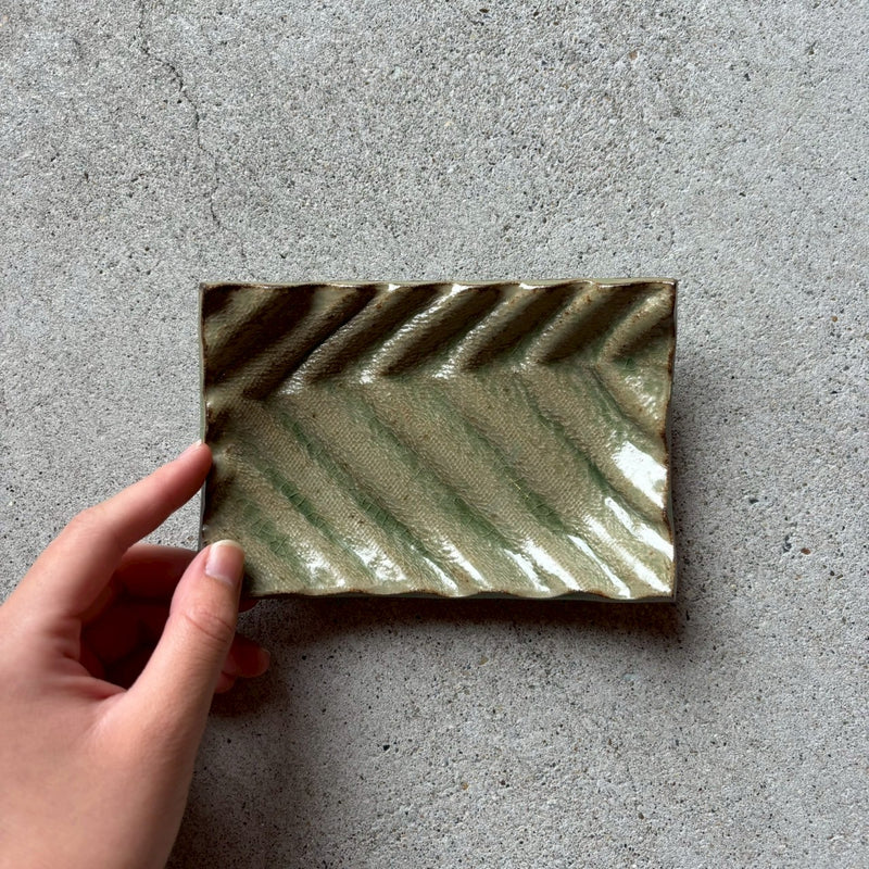 波紋菓子皿　樫灰釉【MD8】