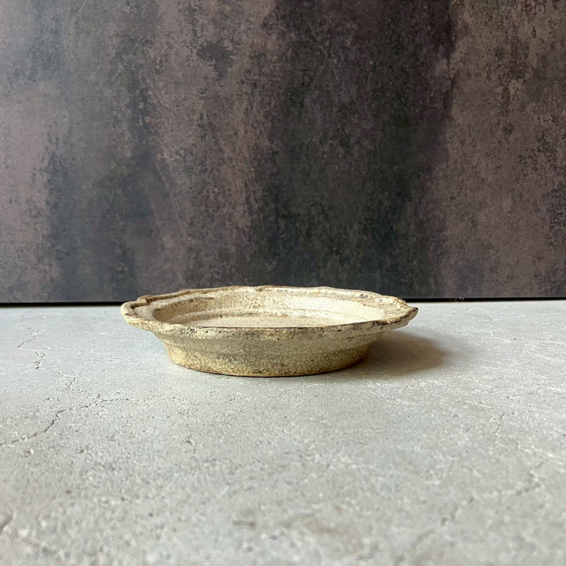 炭化綾花小皿（白）｜作家　渡辺信史