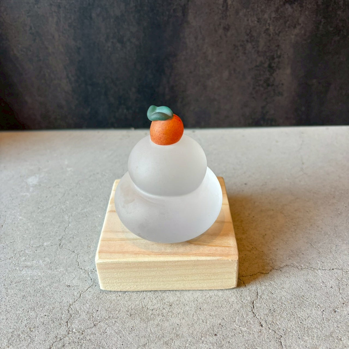 鈴*凱様 （超特大）象牙風レプリカ置物　レジン　練物 かがみもち｜作家 サブロウ（滋賀） – nokaze｜陶器、和食器、うつわの通販