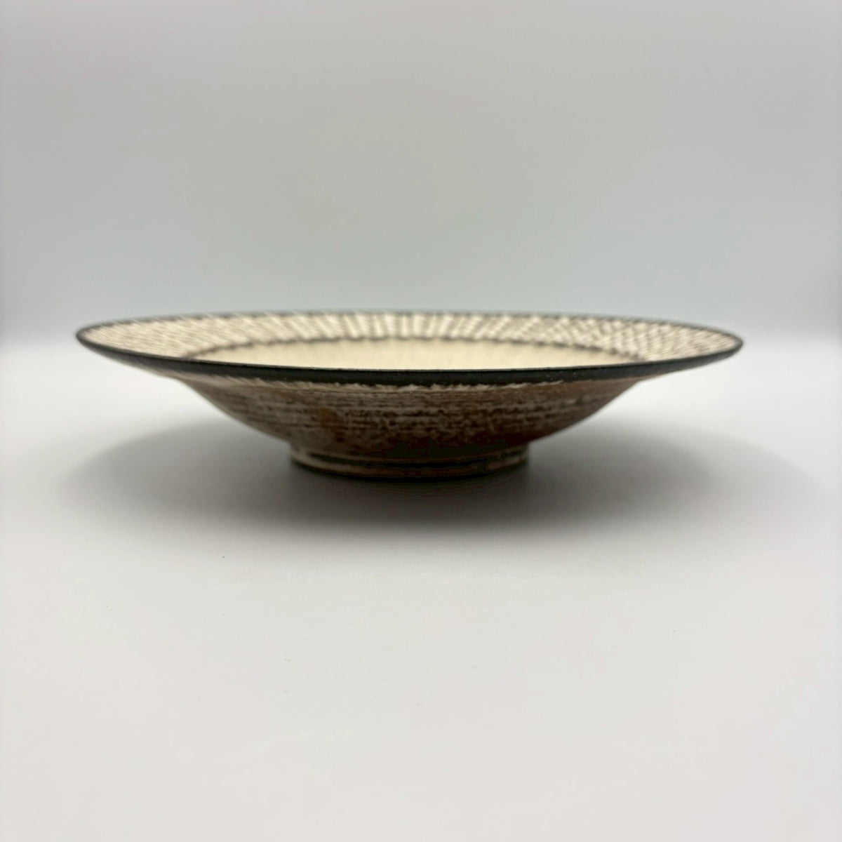 縄目 リム皿 大 白｜作家 山本雅則（信楽焼） – nokaze｜陶器、和食器
