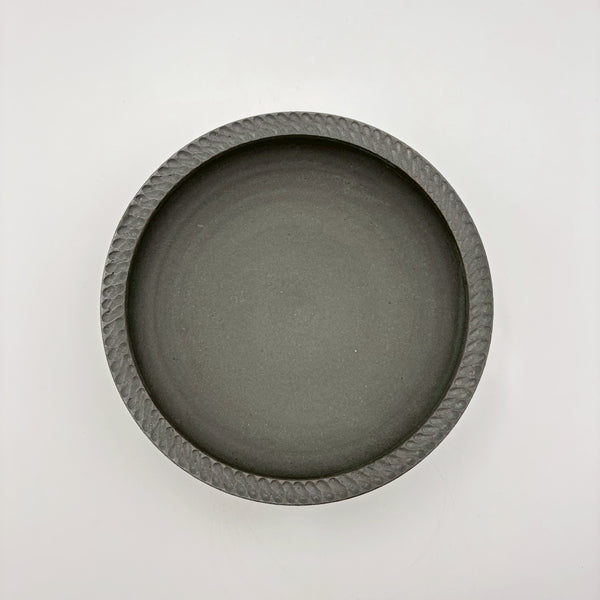 しのぎ カレー皿 黒｜作家 山本雅則（信楽焼） – nokaze｜陶器、和食器