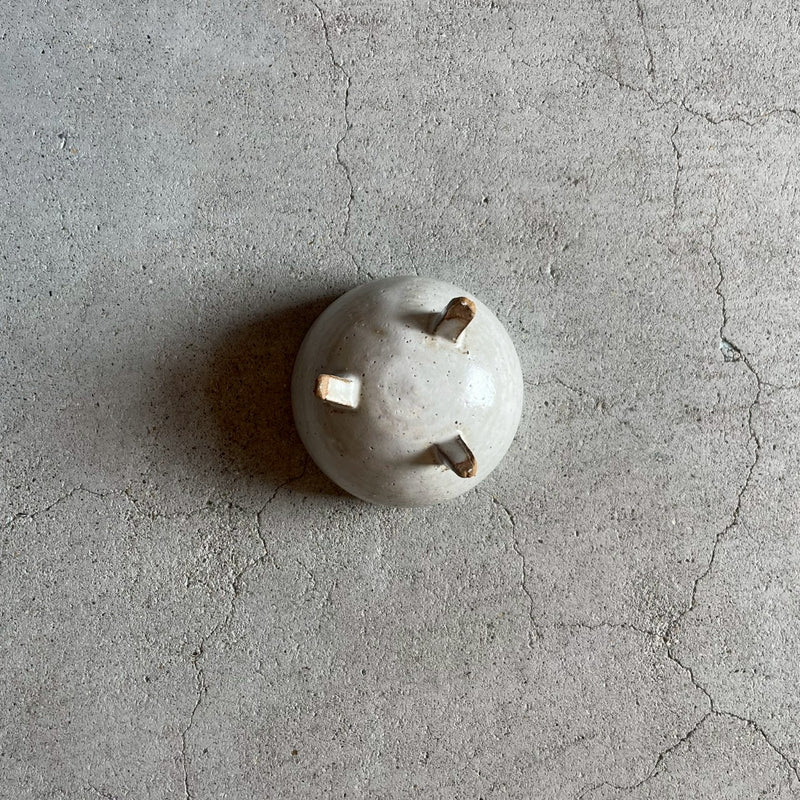 三つ足カップ【YO4】