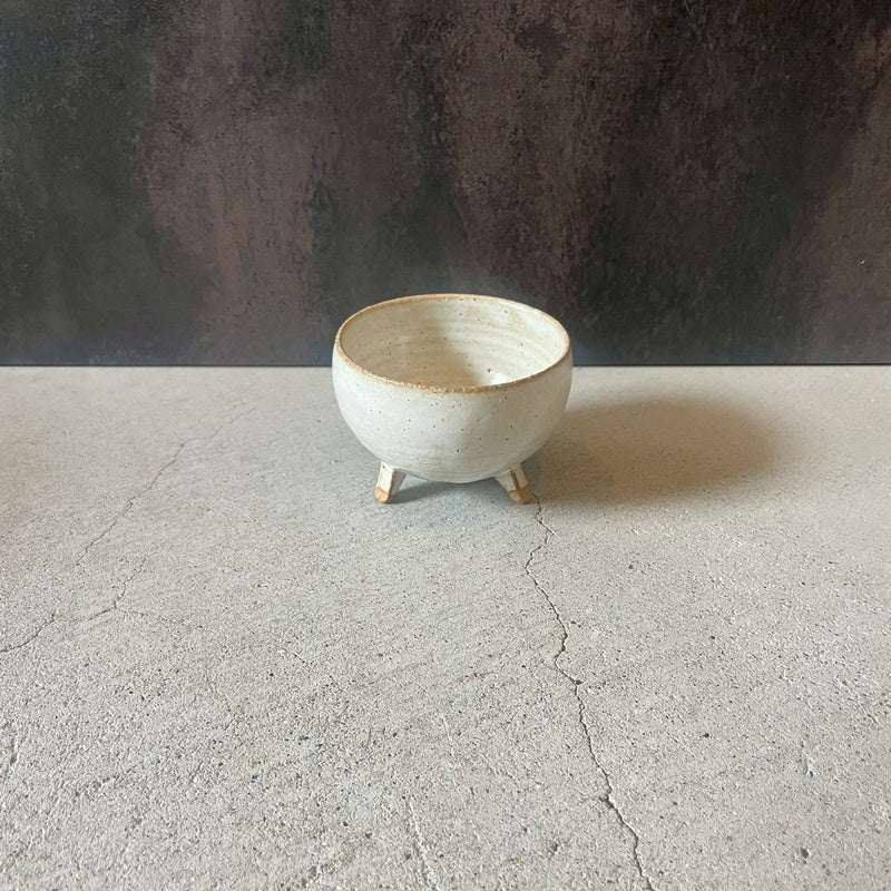 三つ足カップ【YO4】