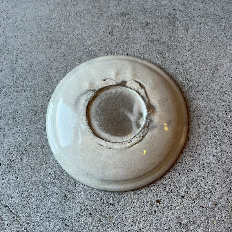 鉄ふち染付花文５寸皿【石井11】