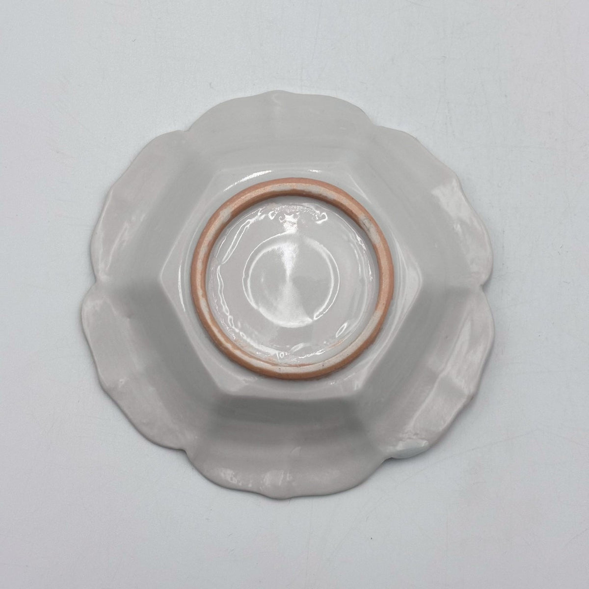 染付小花紋 輪花小皿｜jiucasca 前田 麻美 – nokaze｜陶器、和食器