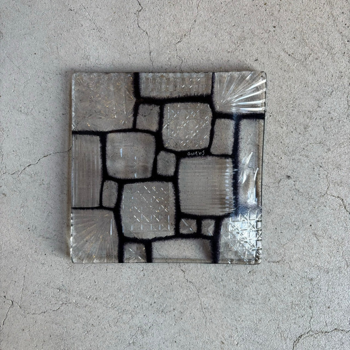 角皿 小a Vカット（切子） すみ（ガラス）｜作家 サブロウ（滋賀