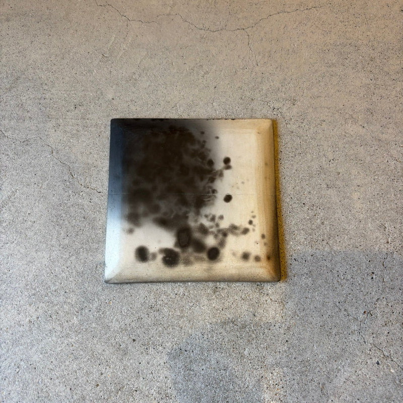 炭化焼き締め　板皿【石川1】