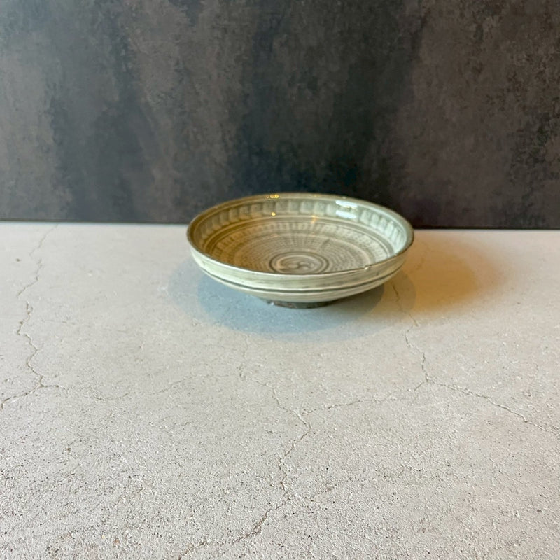 三島　4寸皿　ガス　高台【ヌ14】