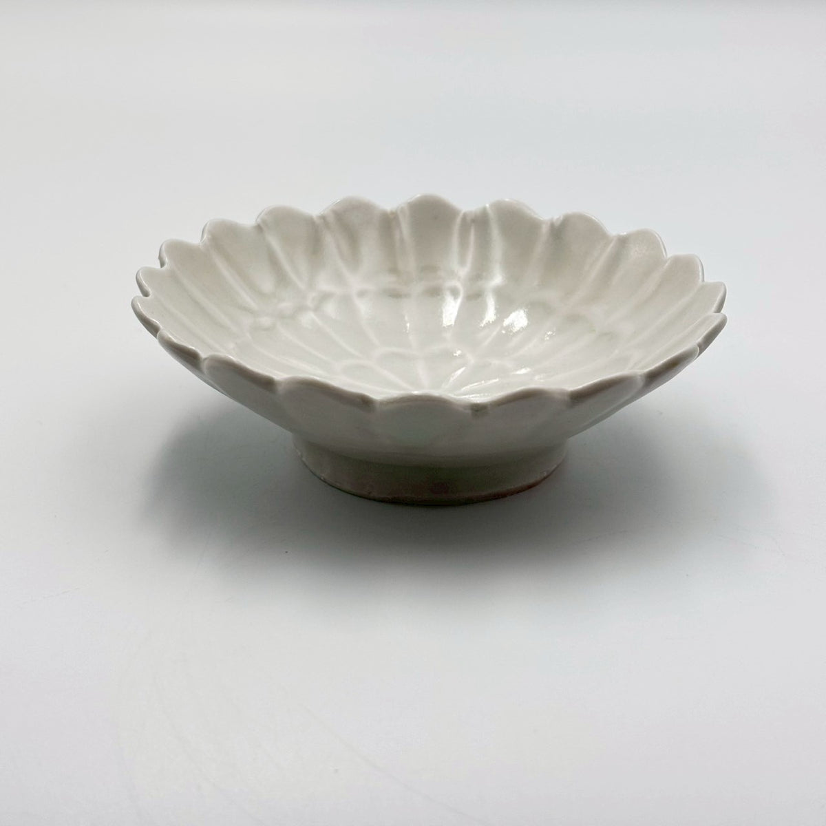 灰青釉 菊4寸鉢｜jiucasca 前田 麻美 – nokaze｜陶器、和食器、うつわ