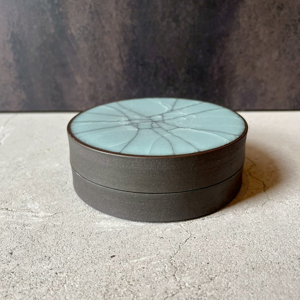 青瓷　蓋物【151】