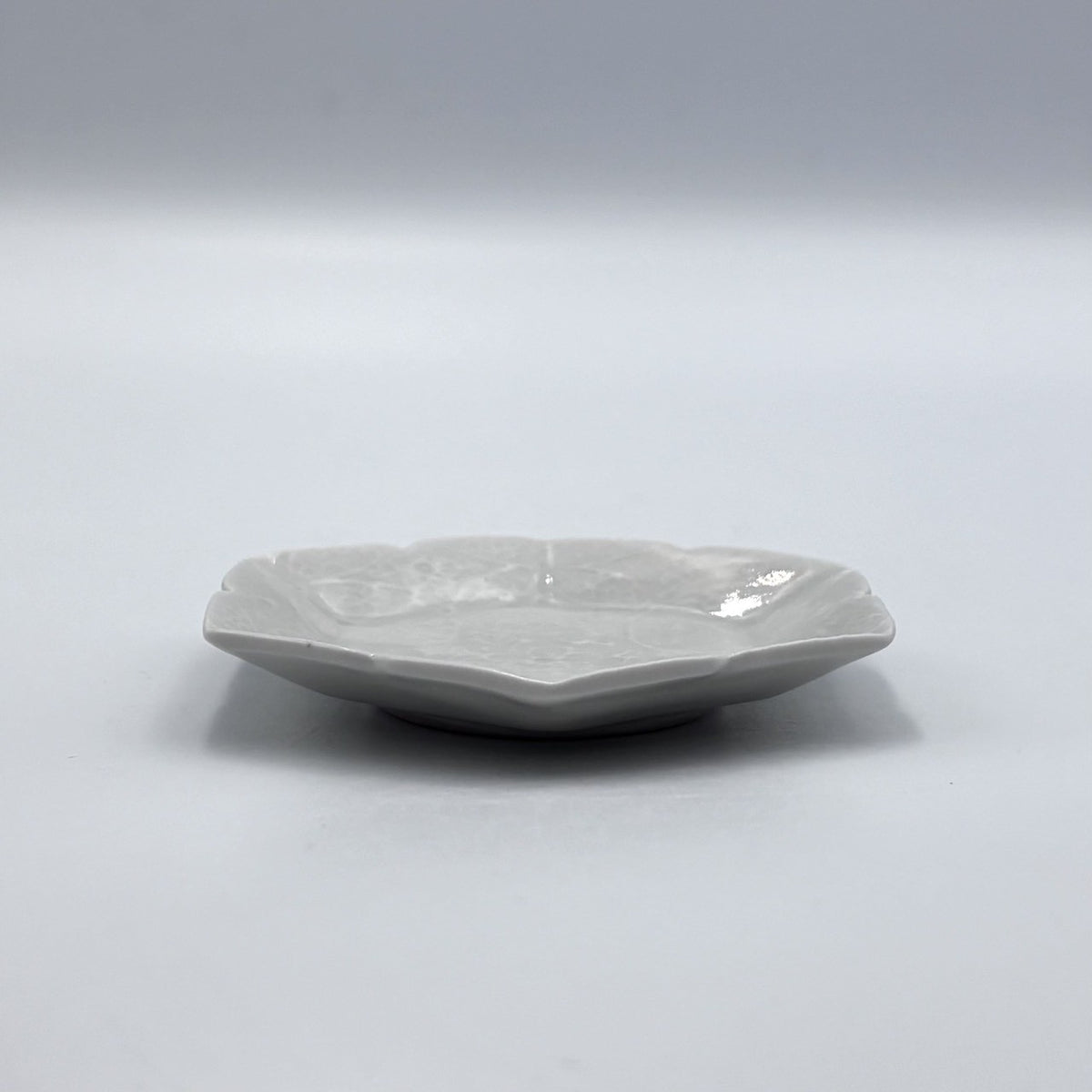 灰青釉 花七宝六角豆皿｜jiucasca 前田 麻美 – nokaze｜陶器、和食器