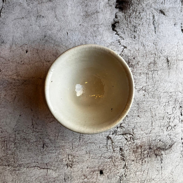 Artist: Furuya Ceramics Co., Ltd. Line-carved rice bowl, medium size, iron-scattered 