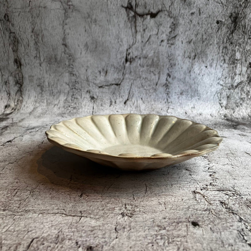 Furuya Pottery, Large Flower Deep Dish, Iron Scattering 