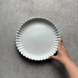 Flower wreath 8.5 inch plate white