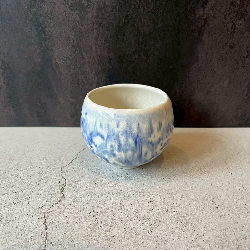 染付マーガレット文丸湯呑み【石井5】