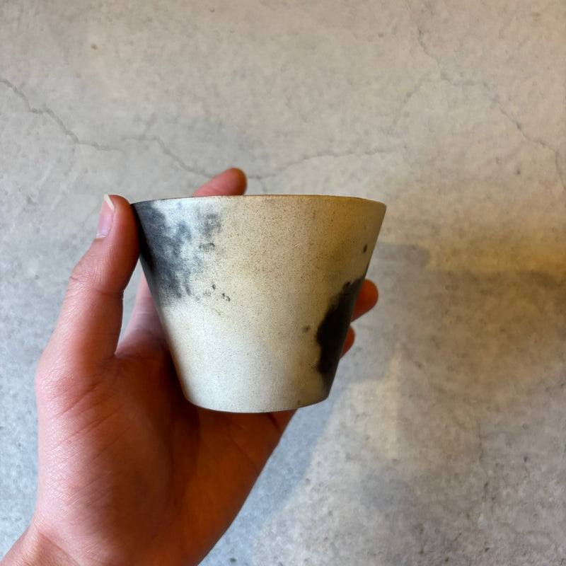 炭化焼き締め　湯呑み【石川3b】