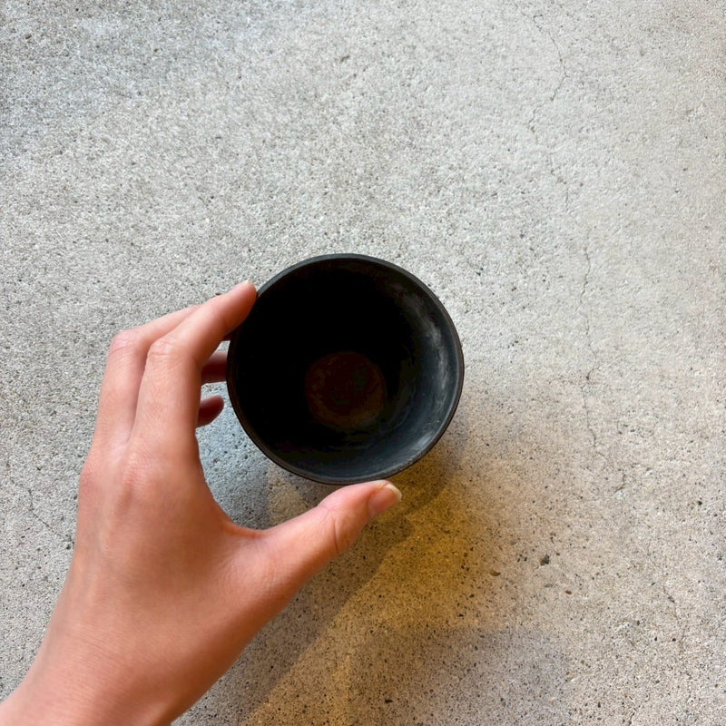 炭化焼き締め　湯呑み【石川3a】