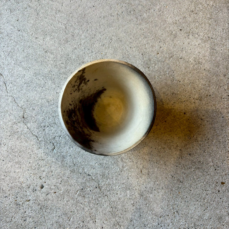 炭化焼き締め　湯呑み【石川3b】