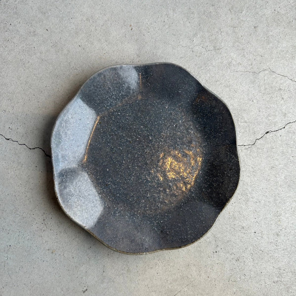 Furuya Pottery, Small Flower Plate, Grey Sleeves 